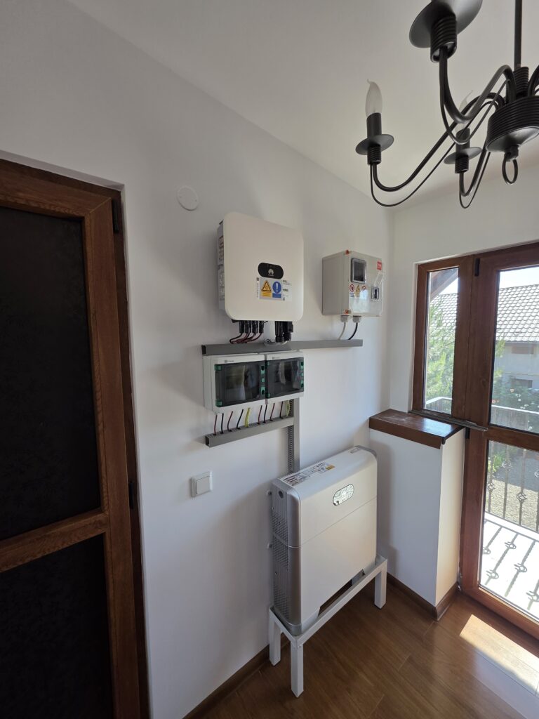 Baterie pentru panouri fotovoltaice montată de Genway